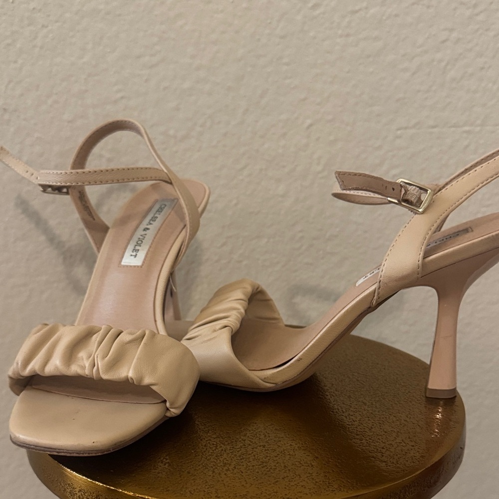 Chelsea & Violet Tan Ruched Heels
